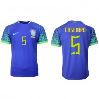 Camisa de time de futebol Brasil Casemiro #5 Replicas 2º Equipamento Mundo 2022 Manga Curta